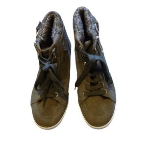 G by guess green zip up casual shoes size 9 1/2M